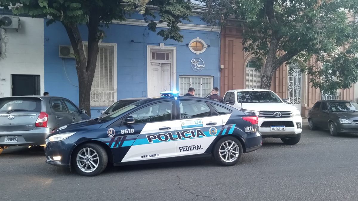 La Policía Federal allanó una vivienda ubicada en calle Irigoyen Freyre al 3200