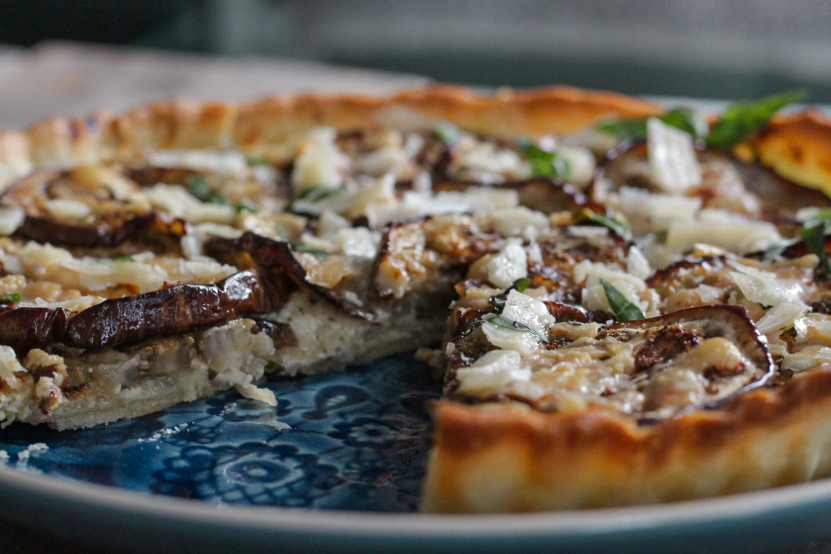 La tarta de berenjenas es una opción diferente para preparar en casa y disfrutar cuando quieras. La tarta de berenjenas es una opción diferente para preparar en casa y disfrutar cuando quieras.