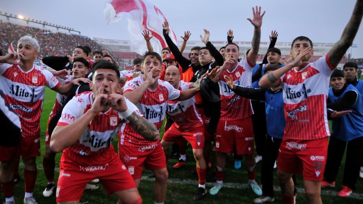 Morón le ganó 1-0 a Almirante Brown y se aleja de sus perseguidores. Morón le ganó 1-0 a Almirante Brown y se aleja de sus perseguidores.