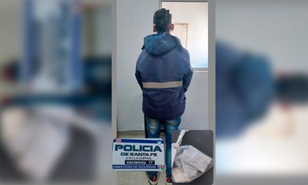 Detuvieron a un joven que intentó ingresar droga a la Cárcel de Las Flores Detuvieron a un joven que intentó ingresar droga a la Cárcel de Las Flores