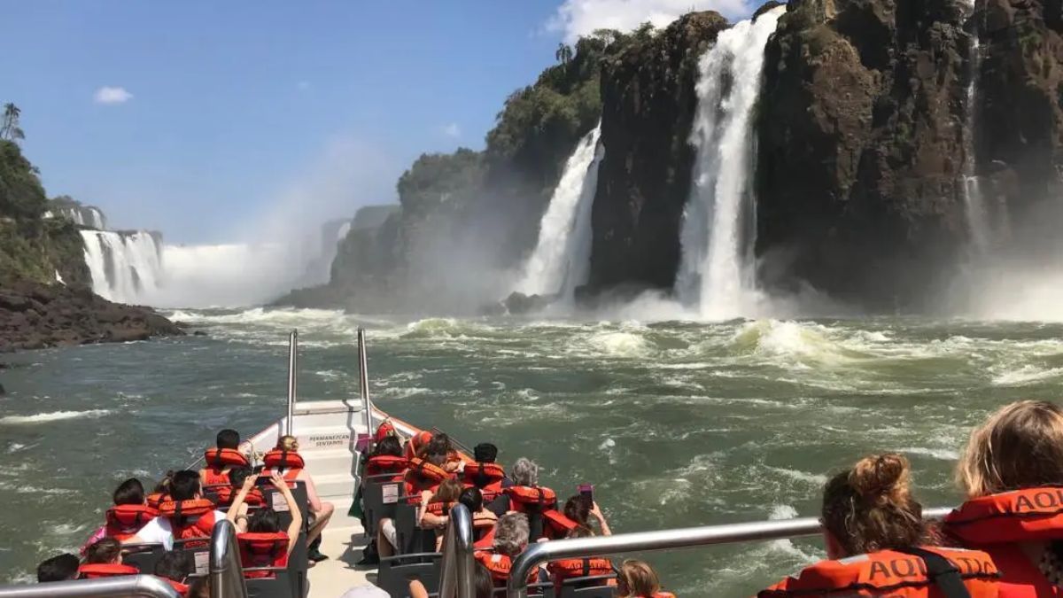 Parque Nacional Iguazú, cuenta con imponentes caídas de agua para disfrutar. Parque Nacional Iguazú, cuenta con imponentes caídas de agua para disfrutar.