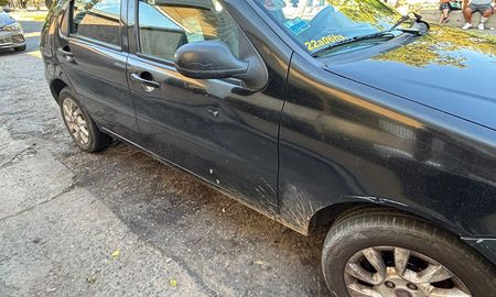 El taxista manejó herido hasta el hospital Cullen en donde lo atendieron y horas después le dieron el alta médica. El taxista manejó herido hasta el hospital Cullen en donde lo atendieron y horas después le dieron el alta médica.
