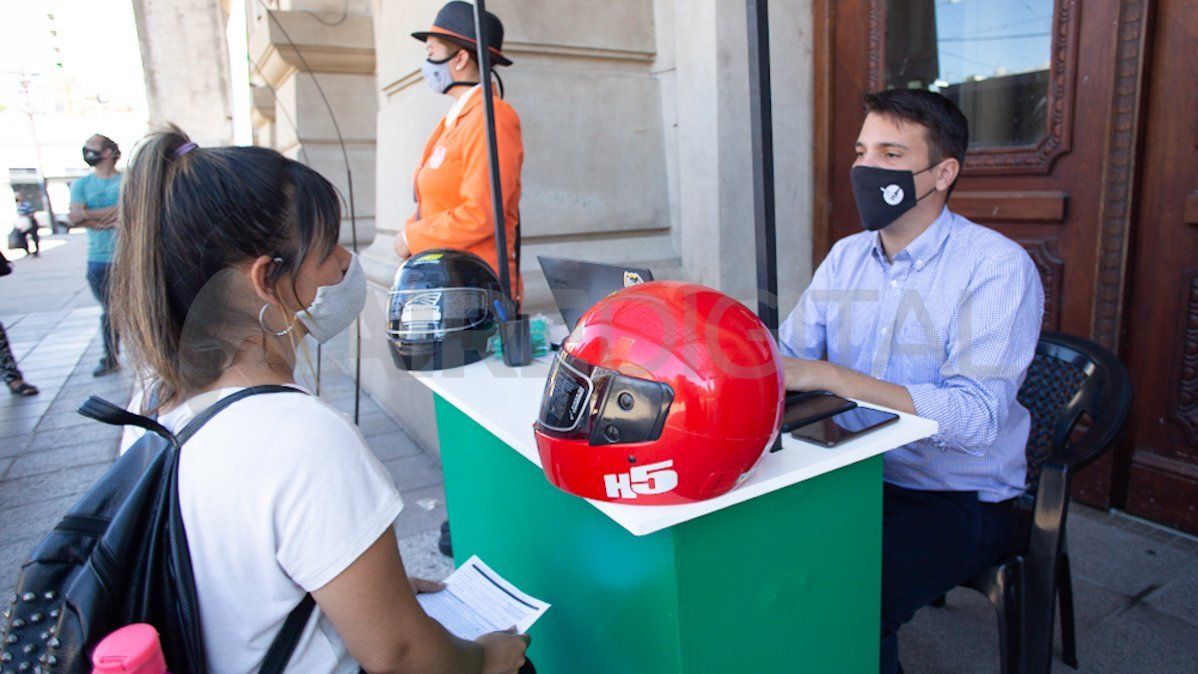 Virginia Coudannes, secretaria de Control y Convivencia Ciudadana, indicó que aseguró que "la problemática le interesa al intendente, las motos son un medio muy importante en la ciudad, ocupan el 38% del parque automotor al 2019. Es muy importante para trasladarse, pero hay que hacerlo con una conducción responsable".