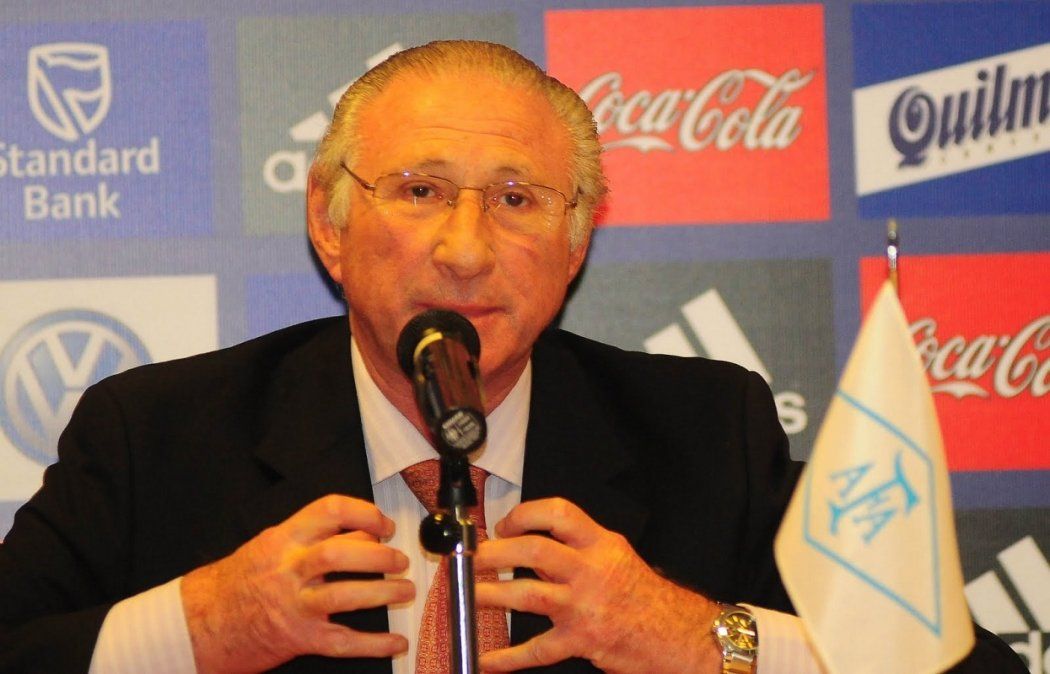 Ernesto Cherquis Bialo se encuentra internado en el Hospital Alemán de Buenos Aires con un cuadro de defensas bajas y piden donaciones de sangre permanentes.