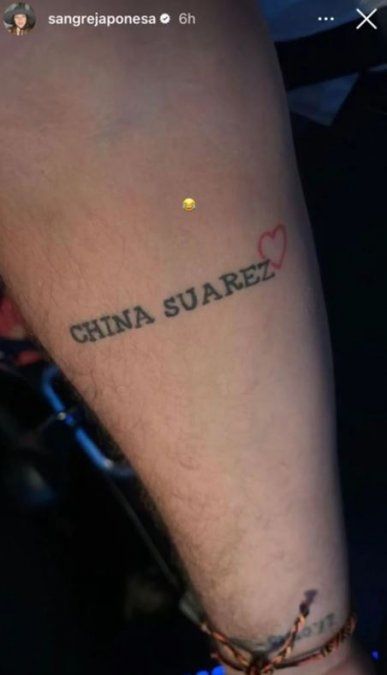 La China Suárez se sorprendió al ver la foto del tatuaje que un fan se hizo en su honor.