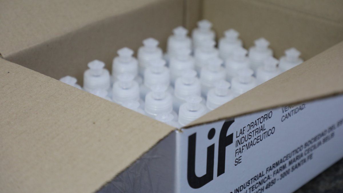 Coronavirus: el LIF ya produce alcohol en gel para todo el sistema de salud provincial