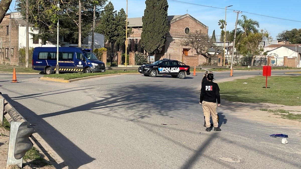 Peritos de la Policía de Investigaciones realizaron los peritajes en el lugar del siniestro en Santo Tomé. Peritos de la Policía de Investigaciones realizaron los peritajes en el lugar del siniestro en Santo Tomé.