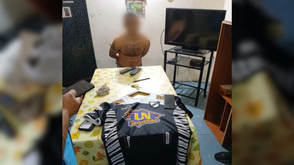 Detuvieron a un sospechoso por el incendio del patrullero en la marcha de los jubilados