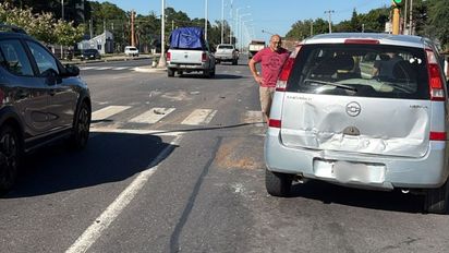Accidente en Ruta 1: un camión y dos autos chocaron a la altura de Colastiné