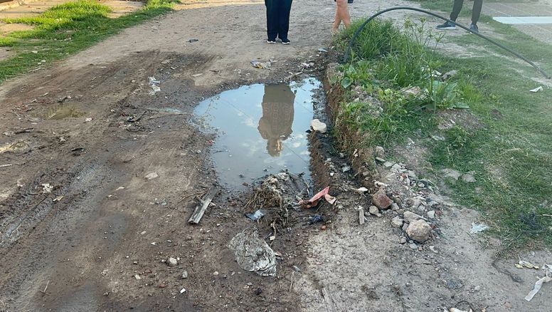 Vecinos de Santa Rosa de Lima, preocupados por un caño roto: 