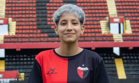 Tiara Lemos tenía 16 años y se desempeñaba como jugadora de Colón. Hay dolor en el fútbol santafesino por su fallecimiento. Tiara Lemos tenía 16 años y se desempeñaba como jugadora de Colón. Hay dolor en el fútbol santafesino por su fallecimiento.