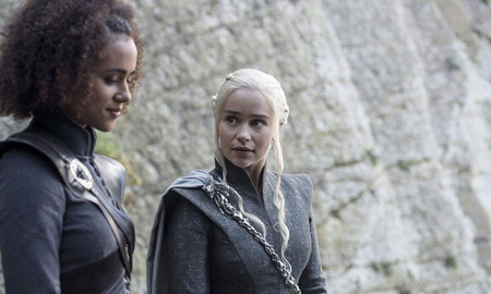 Nathalie Emmanuel recordó cómo Emilia Clarke la defendió frente a un ataque de género Nathalie Emmanuel recordó cómo Emilia Clarke la defendió frente a un ataque de género