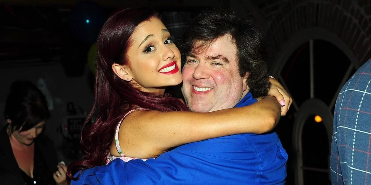 Dan Schneider con Ariana Grande en los comienzos de su carrera en “Victorious”. Dan Schneider con Ariana Grande en los comienzos de su carrera en “Victorious”.