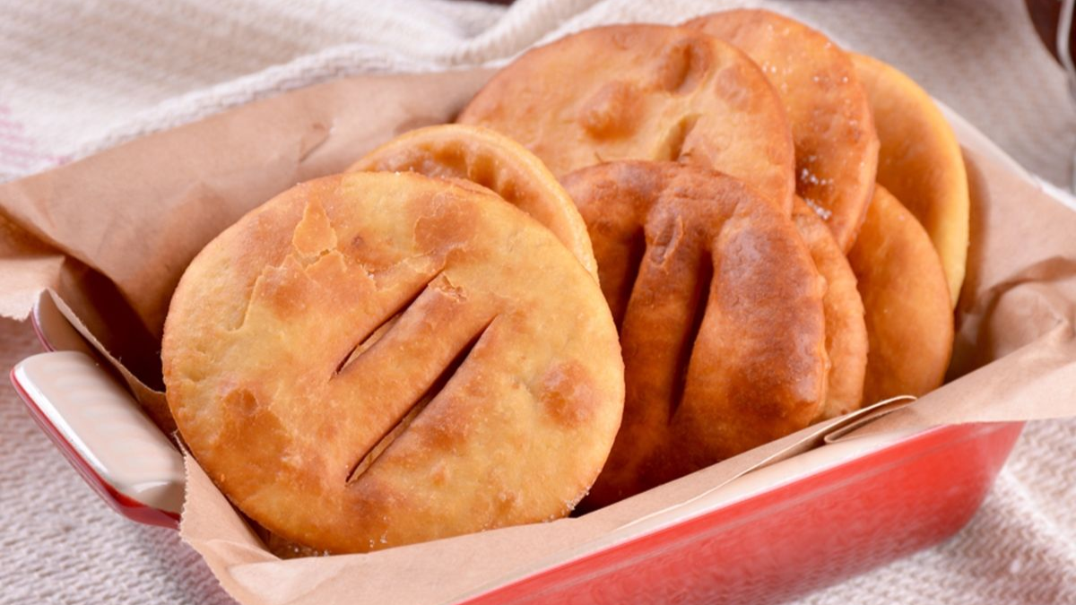 Disfrutá los días de lluvia con estas tortas fritas esponjosas en solo