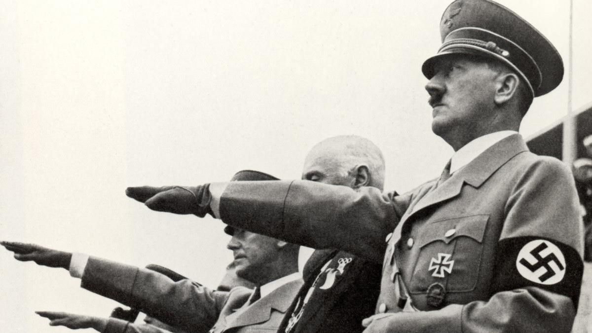 Adolf Hitler, la industrialización del terror. Investigaciones en psicología del desarrollo y psiquiatría forense analizan su perfil criminal como un caso de pensamiento ideológico rígidamente paranoide, potenciado por traumas severos tempranos y un narcisismo maligno que derivó en el mayor democidio del siglo XX. Adolf Hitler, la industrialización del terror. Investigaciones en psicología del desarrollo y psiquiatría forense analizan su perfil criminal como un caso de pensamiento ideológico rígidamente paranoide, potenciado por traumas severos tempranos y un narcisismo maligno que derivó en el mayor democidio del siglo XX.