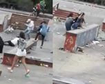 video: batalla campal en plenos festejos de navidad en una plaza de la plata