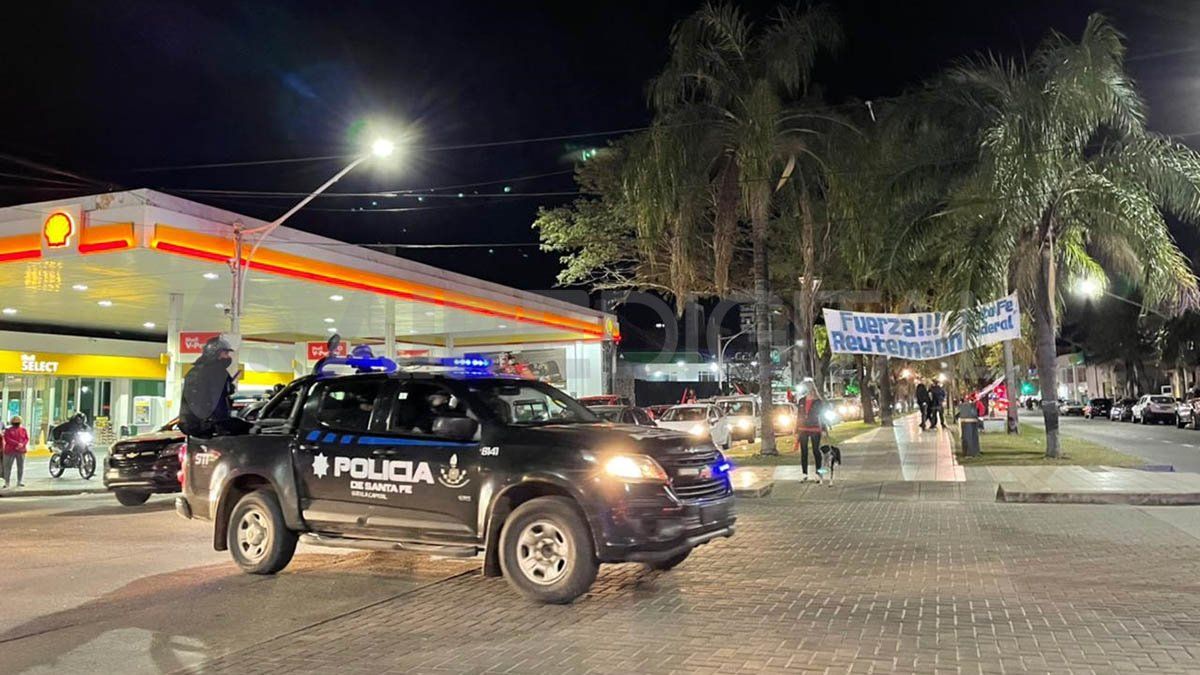 La policía se hizo presente en la concentraciones en los distintos puntos de la ciudad.