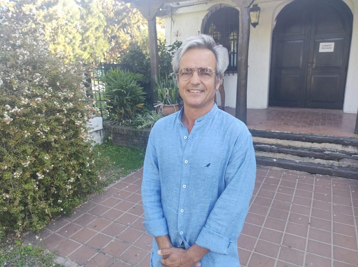 En la vereda opuesta del debate, el sector gremial de la producción introdujo serios reparos técnicos y políticos al proyecto de ley. El ingeniero agrónomo Juan Carlos Pujato, secretario general de la Sociedad Rural de Santa Fe, alertó sobre los alarmantes riesgos fiscales que se esconden detrás de la recaudación. En la vereda opuesta del debate, el sector gremial de la producción introdujo serios reparos técnicos y políticos al proyecto de ley. El ingeniero agrónomo Juan Carlos Pujato, secretario general de la Sociedad Rural de Santa Fe, alertó sobre los alarmantes riesgos fiscales que se esconden detrás de la recaudación.