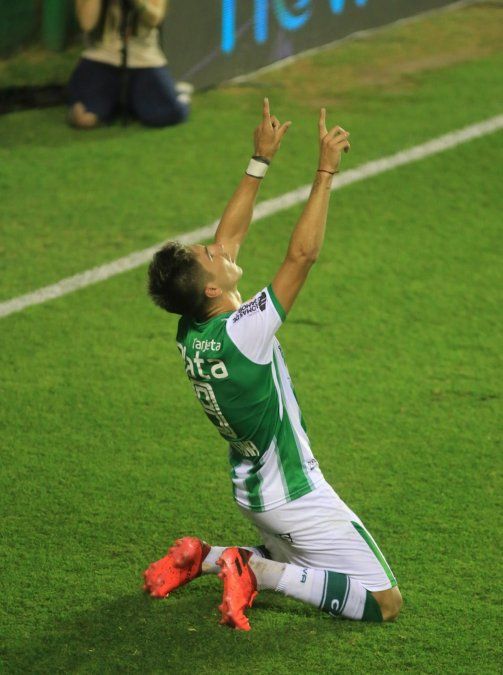 El Taladro fue contundente y definirá el torneo frente a Boca Juniors la próxima semana.