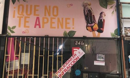 Una comercio de Córdoba que vendía waffles con forma de penes y vaginas fue clausurado por daños a la moral. Una comercio de Córdoba que vendía waffles con forma de penes y vaginas fue clausurado por daños a la moral.