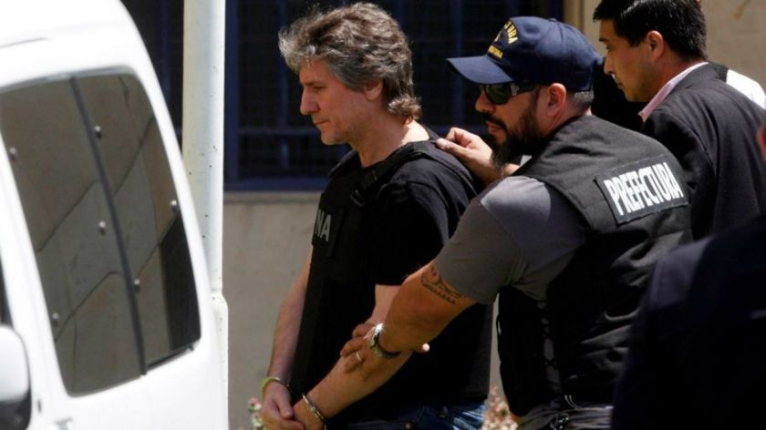 La Justicia volverá a evaluar si a Amado Boudou, que cumple su condena en el caso Ciccone, le corresponde o no mantener el beneficio de la prisión domiciliaria.