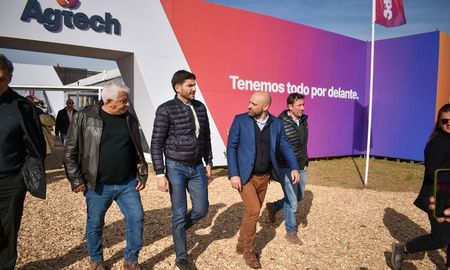 “No es solo un anuncio de créditos; es una decisión política de acompañar a quienes producen y generan empleo”, afirmó el ministro de Desarrollo Productivo, Gustavo Puccini. “No es solo un anuncio de créditos; es una decisión política de acompañar a quienes producen y generan empleo”, afirmó el ministro de Desarrollo Productivo, Gustavo Puccini.