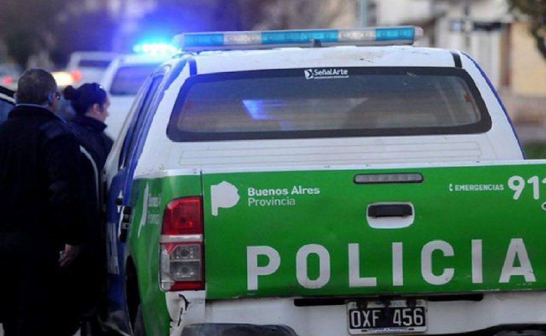 Un hombre estranguló a su esposa y luego se entregó a la policía: se me fue la mano
