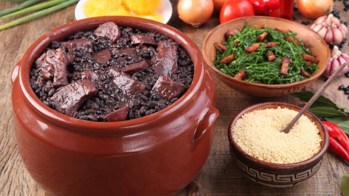 El feriado de carnaval es una oportunidad ideal para preparar feijoada y viajar con los sentidos a las calles de Río de Janeiro. El feriado de carnaval es una oportunidad ideal para preparar feijoada y viajar con los sentidos a las calles de Río de Janeiro.