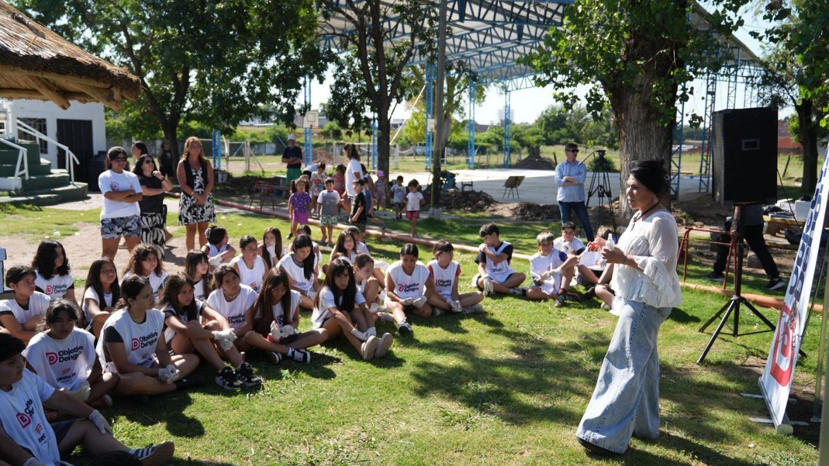 Las Escuelas de Verano tienen presencia en 219 localidades de los 19 departamentos. Las Escuelas de Verano tienen presencia en 219 localidades de los 19 departamentos.
