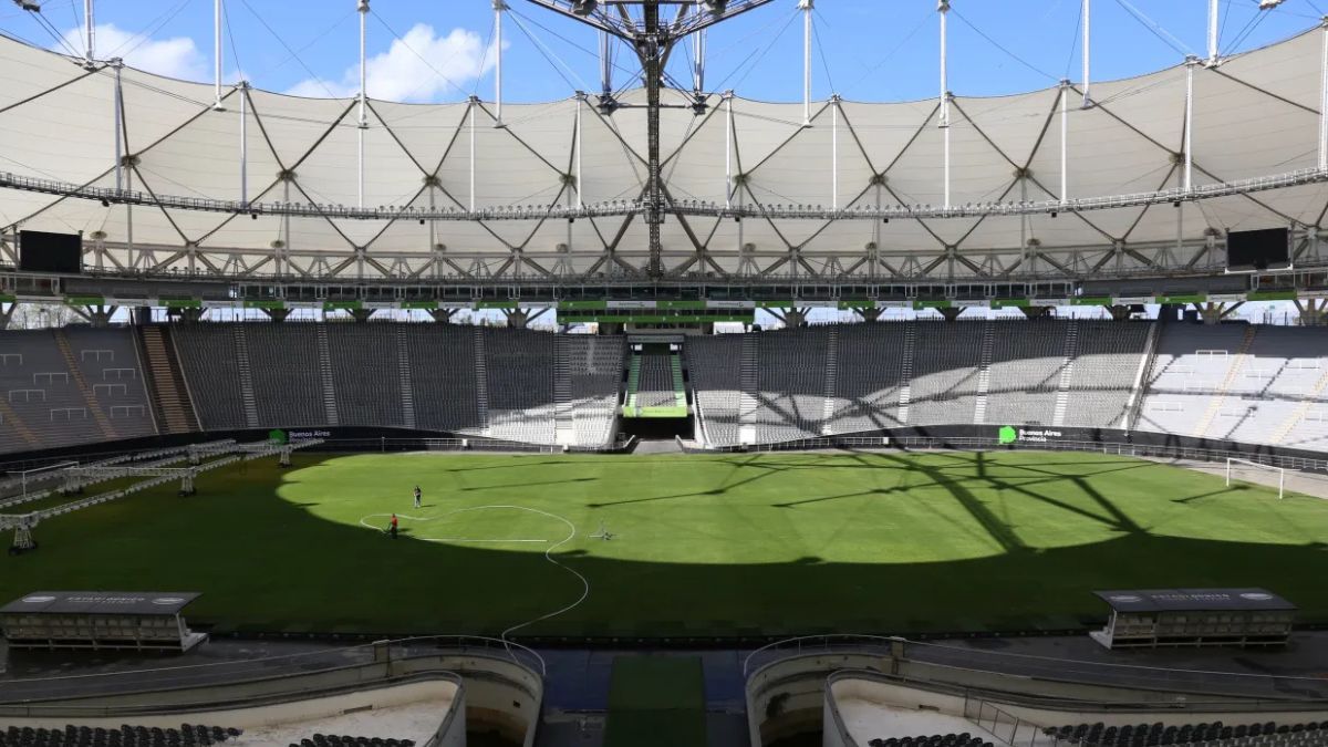 El estadio de La Plata pasar&aacute; a llamarse estadio Diego Armando Maradona - Tricampeones del Mundo.