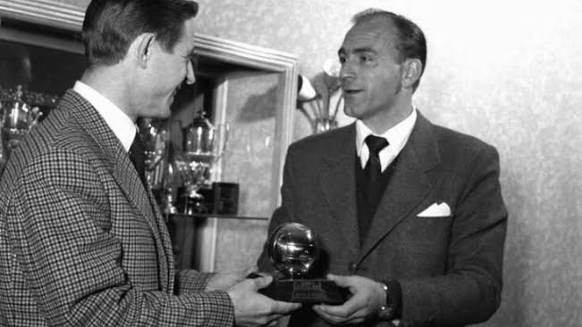 Nacido en Buenos Aires, Alfredo Di Stéfano ganó el Balón de Oro en 1957 y 1959, durante su etapa como figura del Real Madrid y tras adquirir la nacionalidad española.