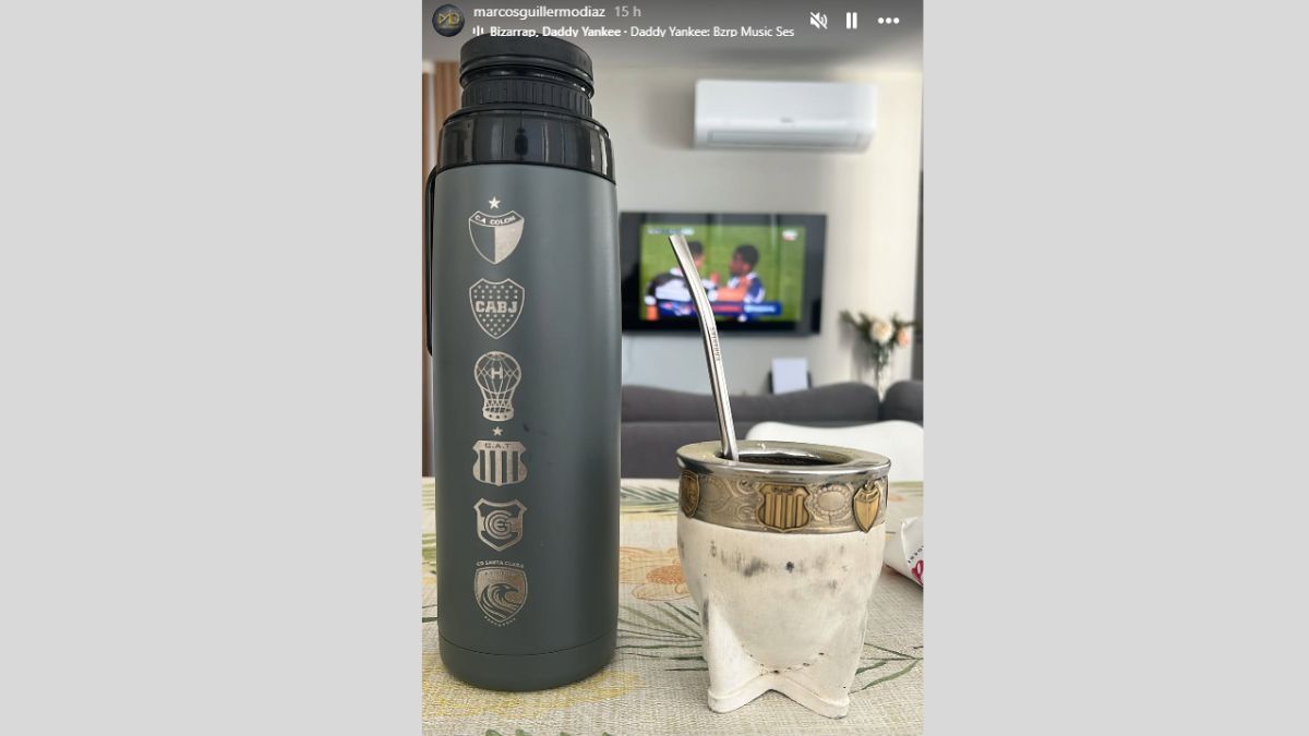 El termo y el mate personalizado de Marcos D&iacute;az.