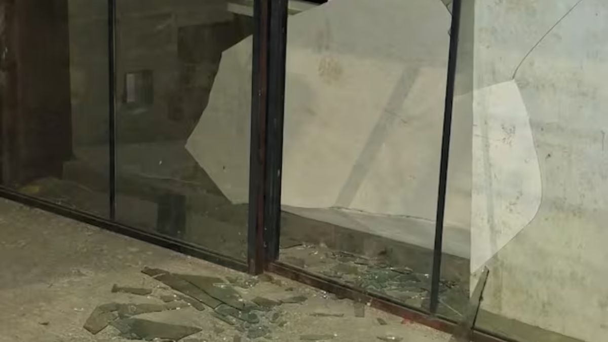 El joven intentó esconderse en el baño al notar la presencia policial. El joven intentó esconderse en el baño al notar la presencia policial.