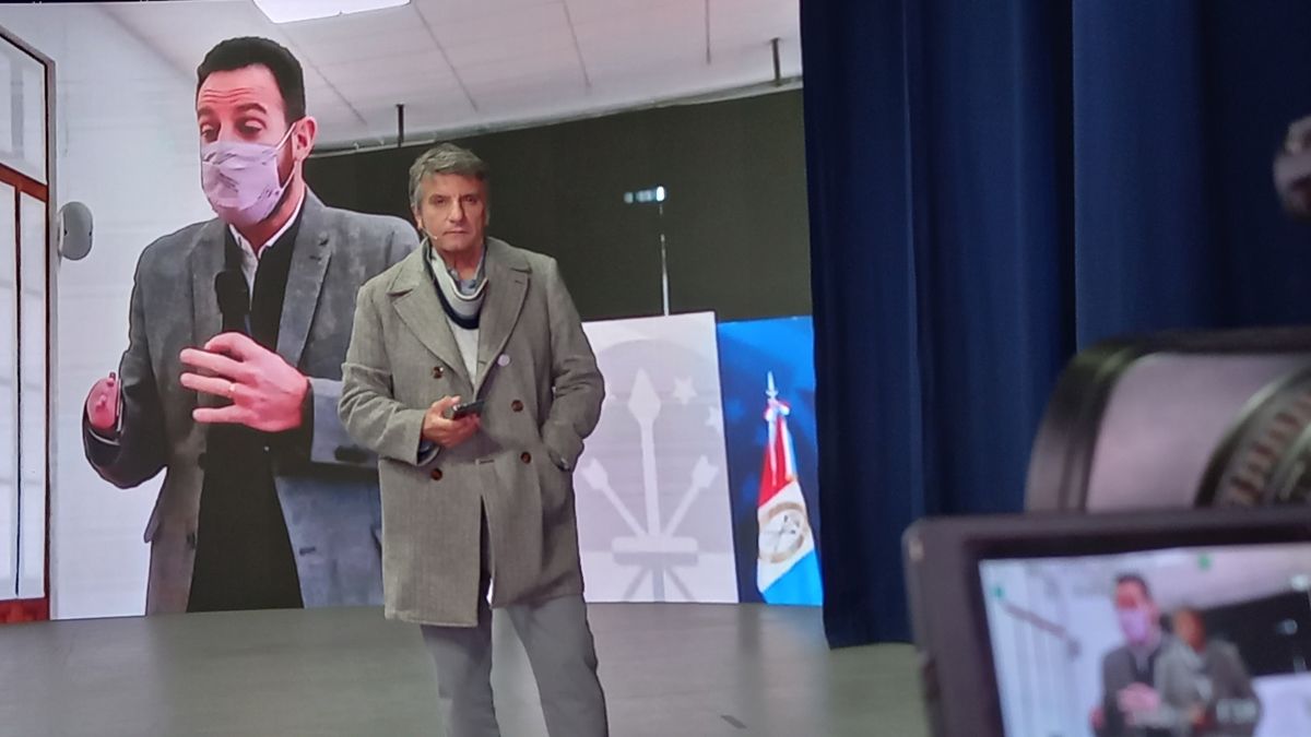 La entrevista fue realizada en el programa Ahora Vengo que conduce Luis Mino.&nbsp;