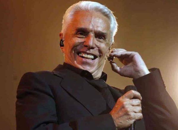 Enrique Guzmán comparte noche de emociones en arranque de su gira