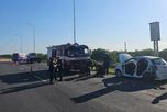 Fuerte choque entre un auto y un camión en el kilómetro 149 de la Autopista Rosario - Santa Fe.