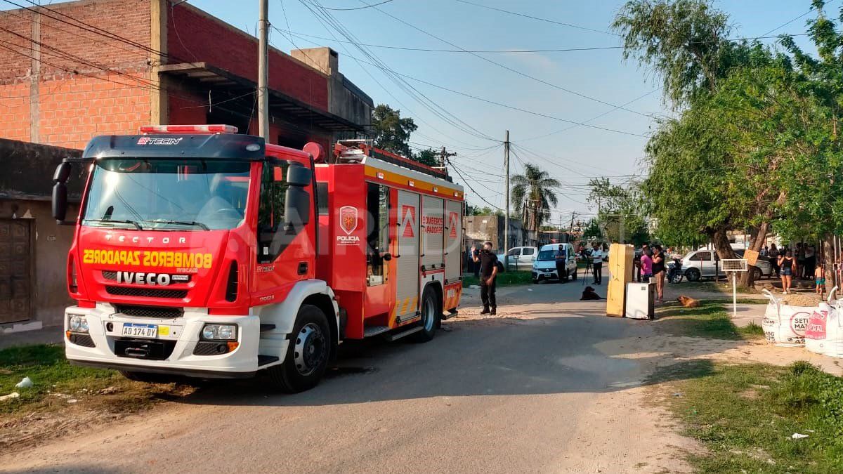 La autobomba se hizo presente durante la siesta del jueves en la vivienda ubicada en las calles Tarragona y Reconquista de barrio Centenario.