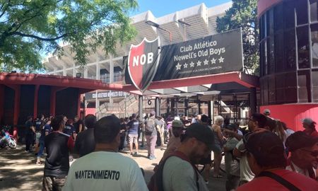 Llegó una buena noticia en Newells: hubo acuerdo y el partido contra Racing no corre riesgo Llegó una buena noticia en Newells: hubo acuerdo y el partido contra Racing no corre riesgo