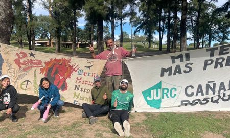 Los fanáticos de La Renga ya están acampando en el Parque del Sur. Los fanáticos de La Renga ya están acampando en el Parque del Sur.