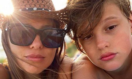 Bautista Vicuña es el segundo hijo de Pampita y Benjamín Vicuña. Bautista Vicuña es el segundo hijo de Pampita y Benjamín Vicuña.
