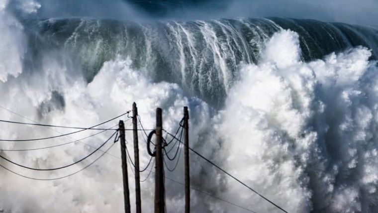 Un brasileño surfeó la ola más grande de la historia