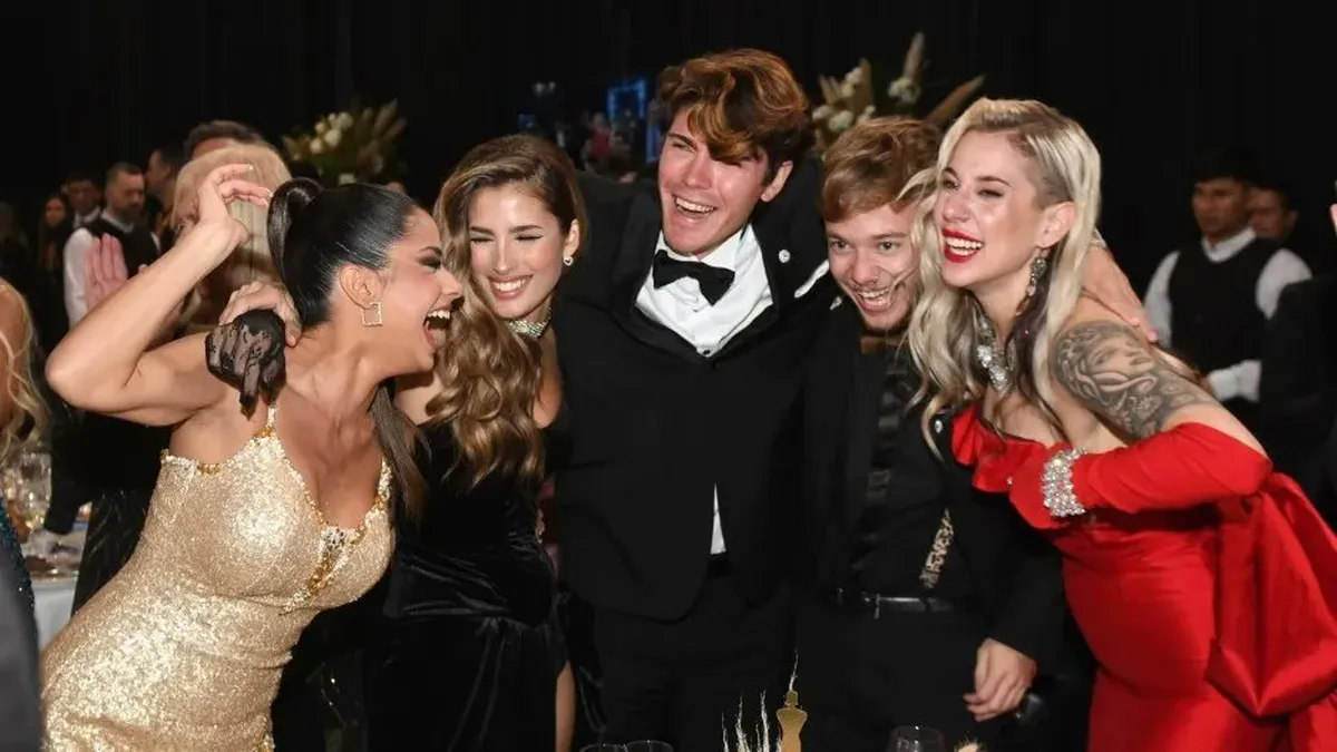 Los cinco ex Gran Hermano festejaron el Martín Fierro del programa.