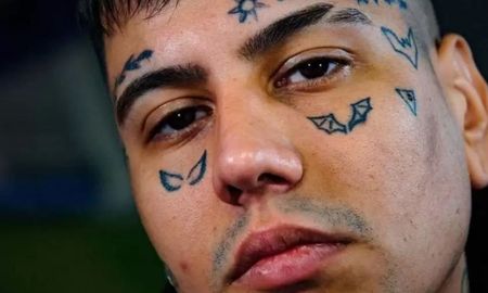 El reclamo también incluye el uso de los diseños en colaboraciones con Adidas, New Era y Netflix. El reclamo también incluye el uso de los diseños en colaboraciones con Adidas, New Era y Netflix.