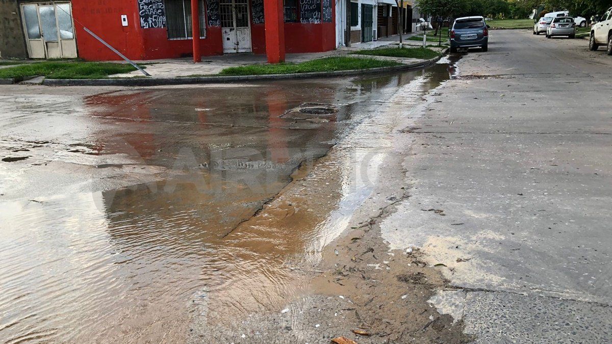 Así está la esquina de Santiago Derqui y Bernardino Rivadavia en barrio Sargento Cabral.&nbsp;