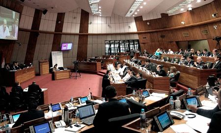 Diputado paraguayo pidió un minuto de silencio por la legalización del aborto en Argentina Diputado paraguayo pidió un minuto de silencio por la legalización del aborto en Argentina