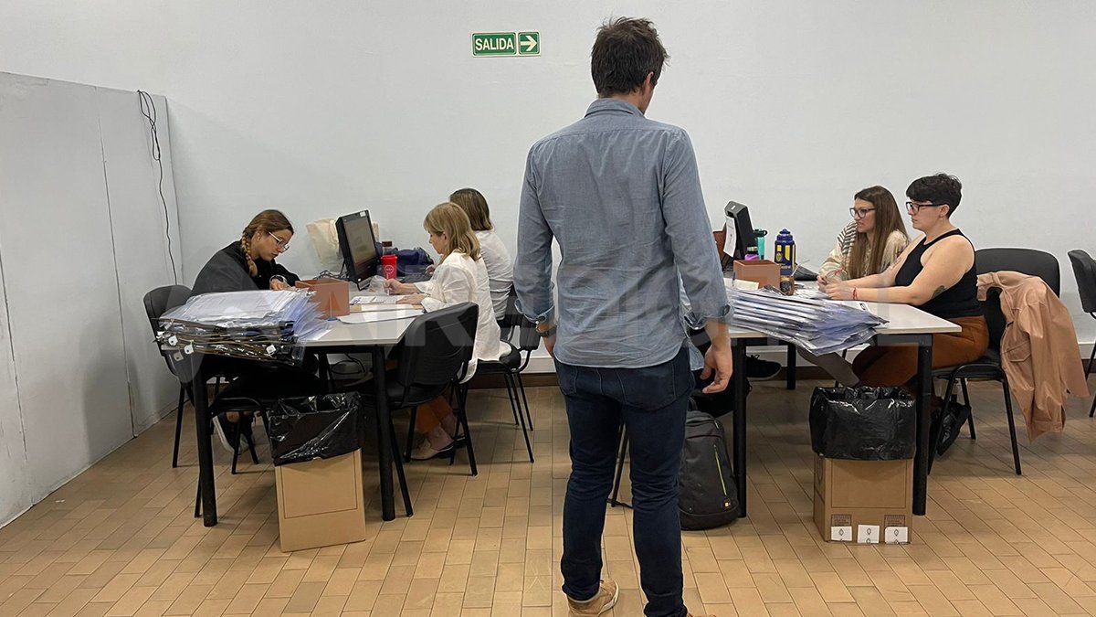 Desde la Secretaría adelantaron que esperan culminar el viernes, si no hay mayores inconvenientes. Desde la Secretaría adelantaron que esperan culminar el viernes, si no hay mayores inconvenientes.