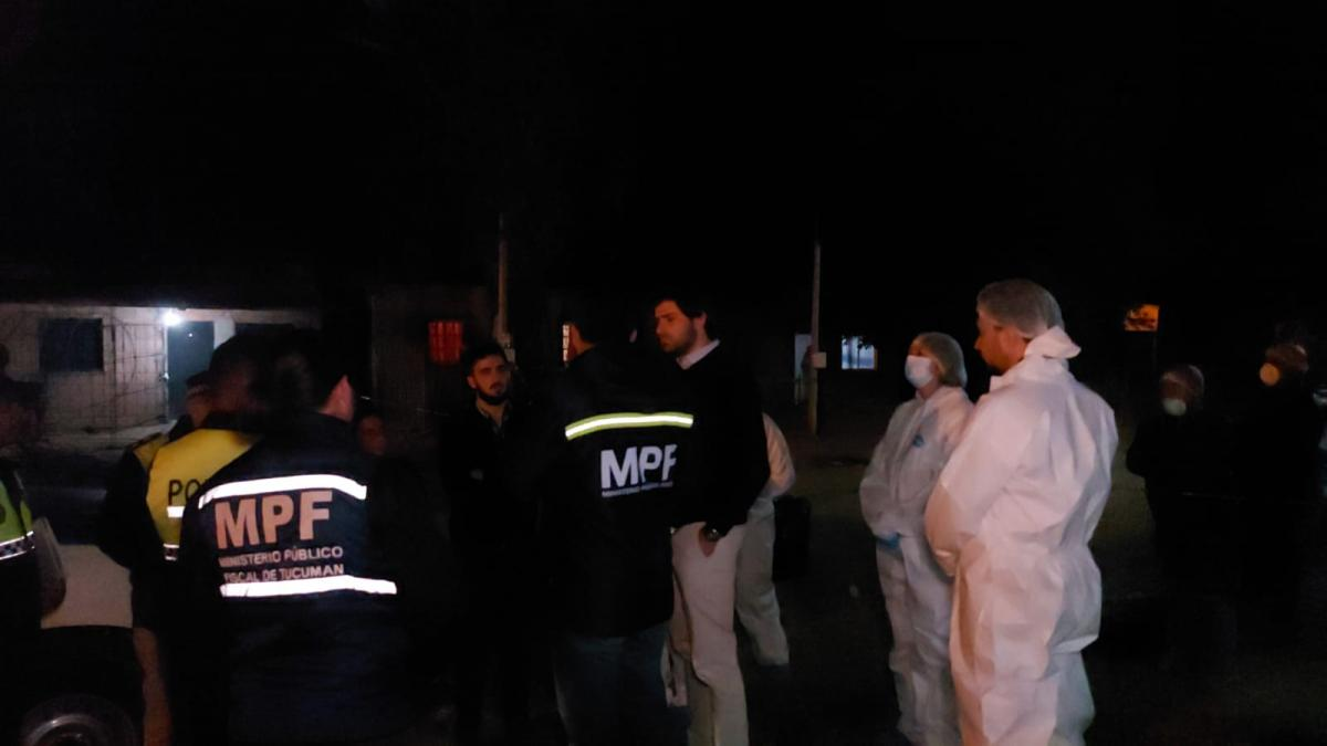 La mujer de 31 años asesinó al pequeño de 4 años “utilizando un arma blanca”.