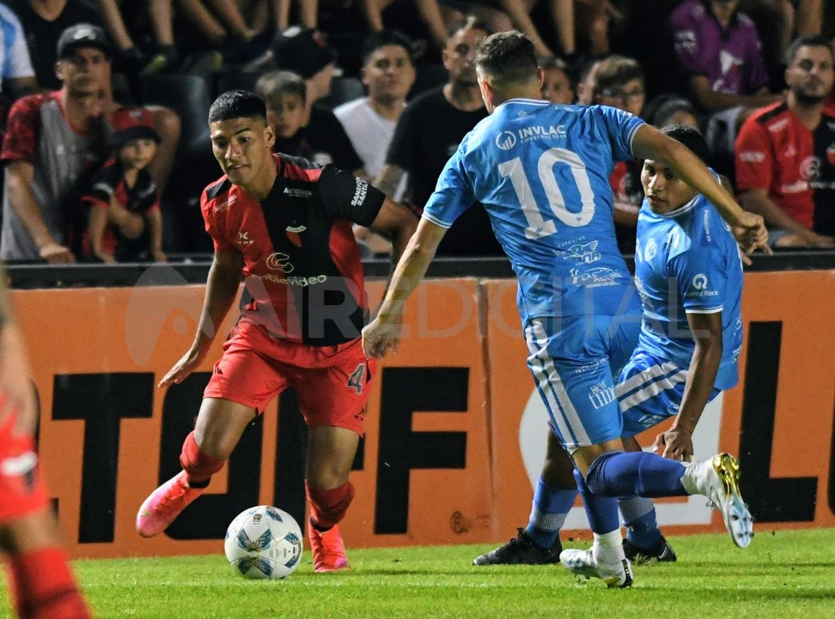 Ezequiel Herrera en Colón vs. Gimnasia y Tiro.