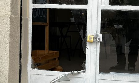 Ocurrió durante la madrugada en avenida Freyre y Crespo de Santa Fe. Rompieron el vidrio del local y escaparon antes de la llegada policial. Ocurrió durante la madrugada en avenida Freyre y Crespo de Santa Fe. Rompieron el vidrio del local y escaparon antes de la llegada policial.