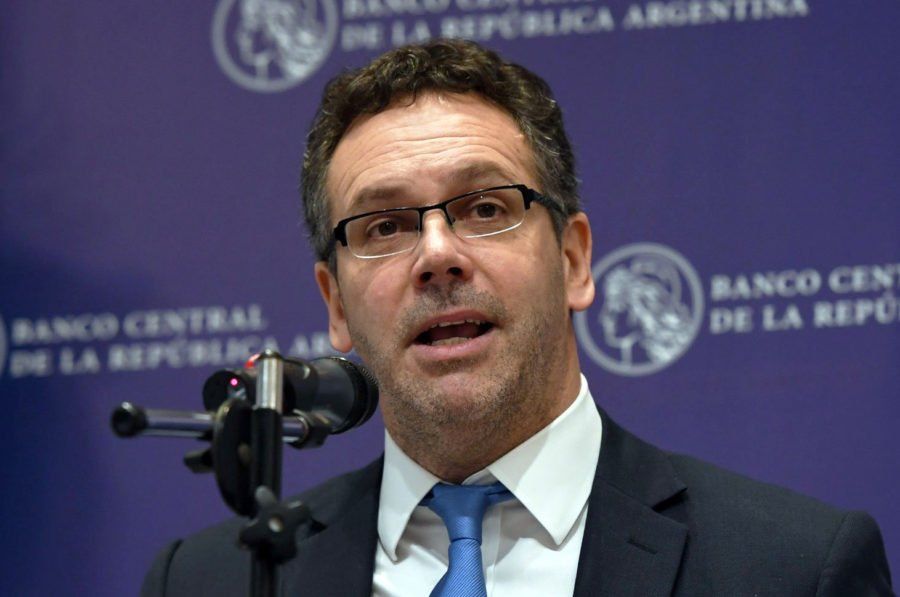 Sandleris: “Sin duda están los dólares para llegar al 10 de diciembre y más allá”